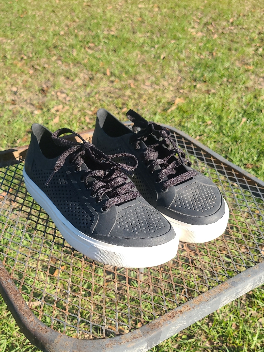 CROCS Women's Black Lace-Up Sneakers Size 8